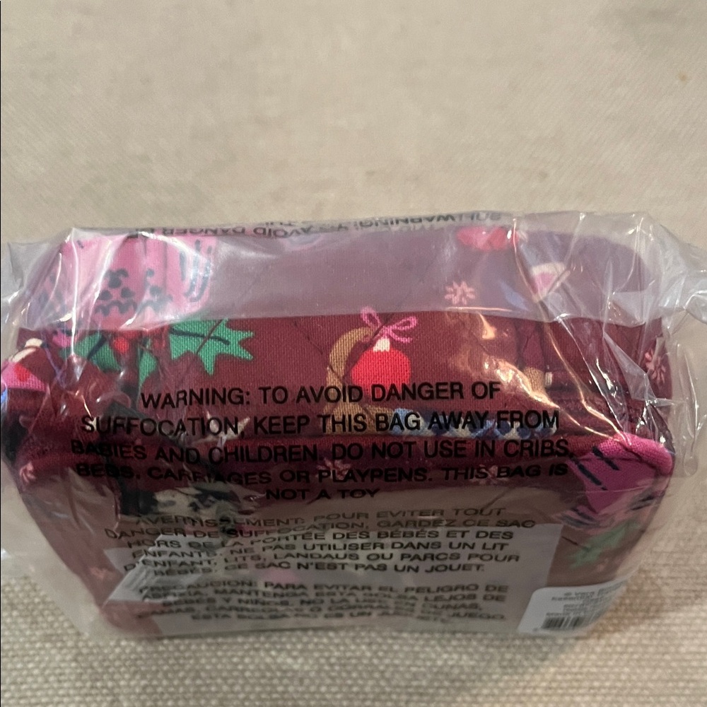 Vera Bradley Outlet Essential Travel Pill Case in Holiday Hounds/NWT - Picture 4 of 6